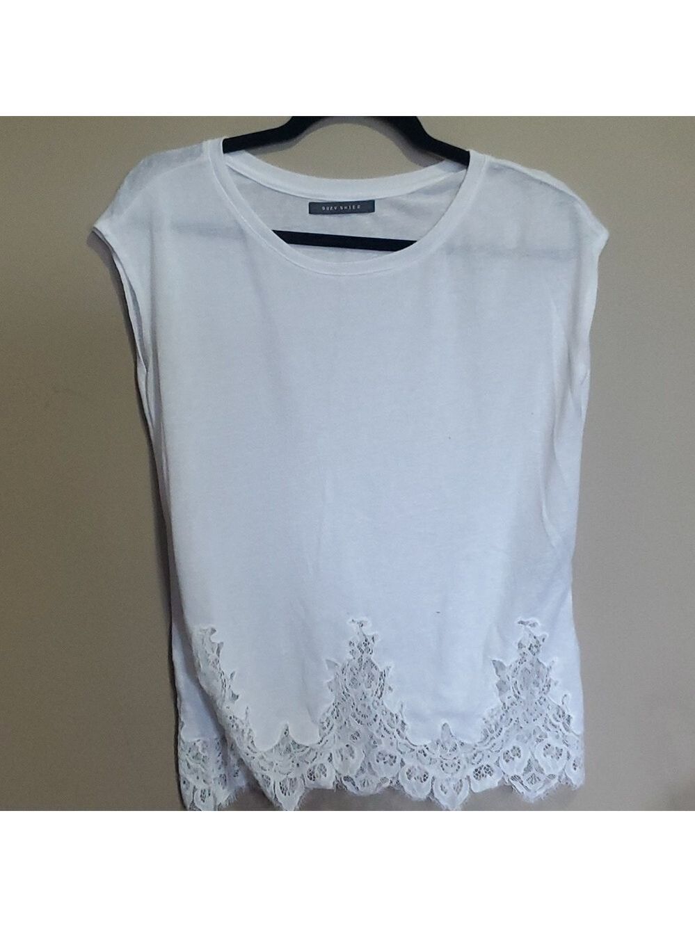 Suzy shier top size medium